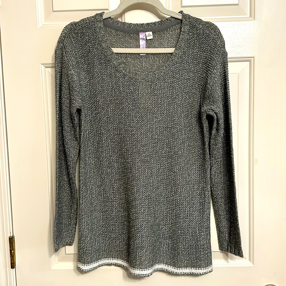 Alya NWT Crewneck Gray Sweater size Small